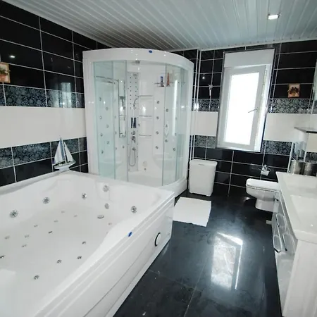 Luxury With Pool, Sea View Βίλα *