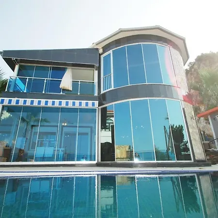 Luxury With Pool, Sea View * אלאניה