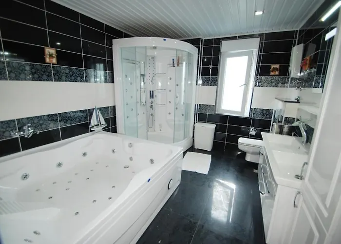 Luxury With Pool, Sea View Villa *